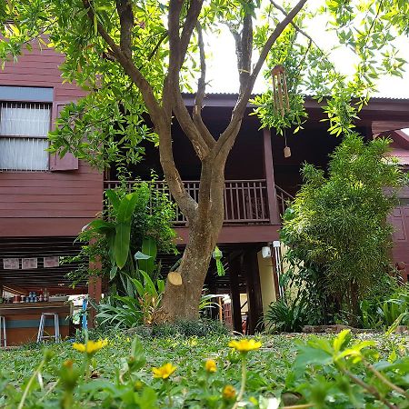 Baanwealaa Guesthouse (Adults Only) Chiang Mai Esterno foto