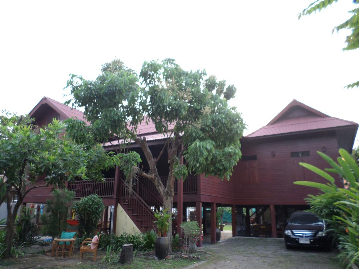Baanwealaa Guesthouse (Adults Only) Chiang Mai Esterno foto